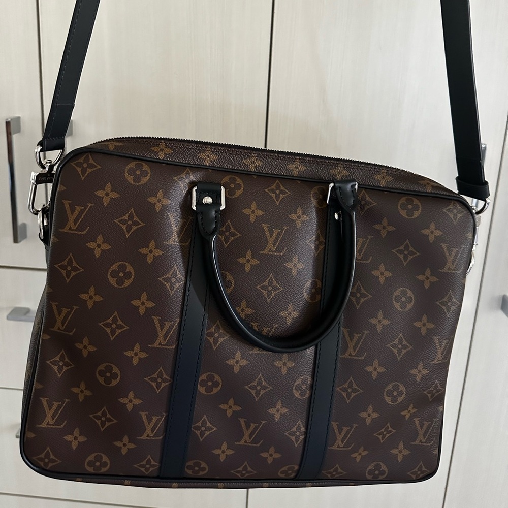 Luis Vuitton briefcase style bag